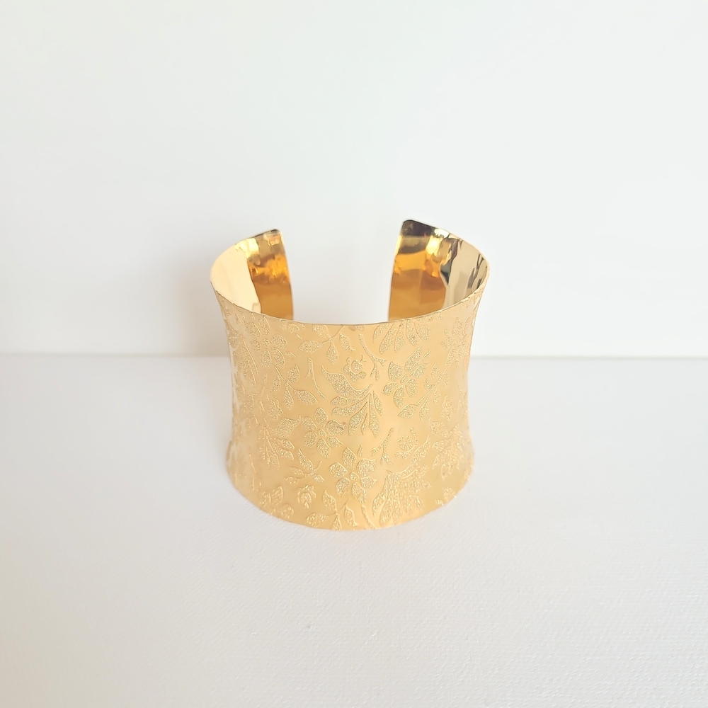 Tocara Karen Gold Tone Floral Wide Cuff Bracelet Statement - Picture 2 of 10